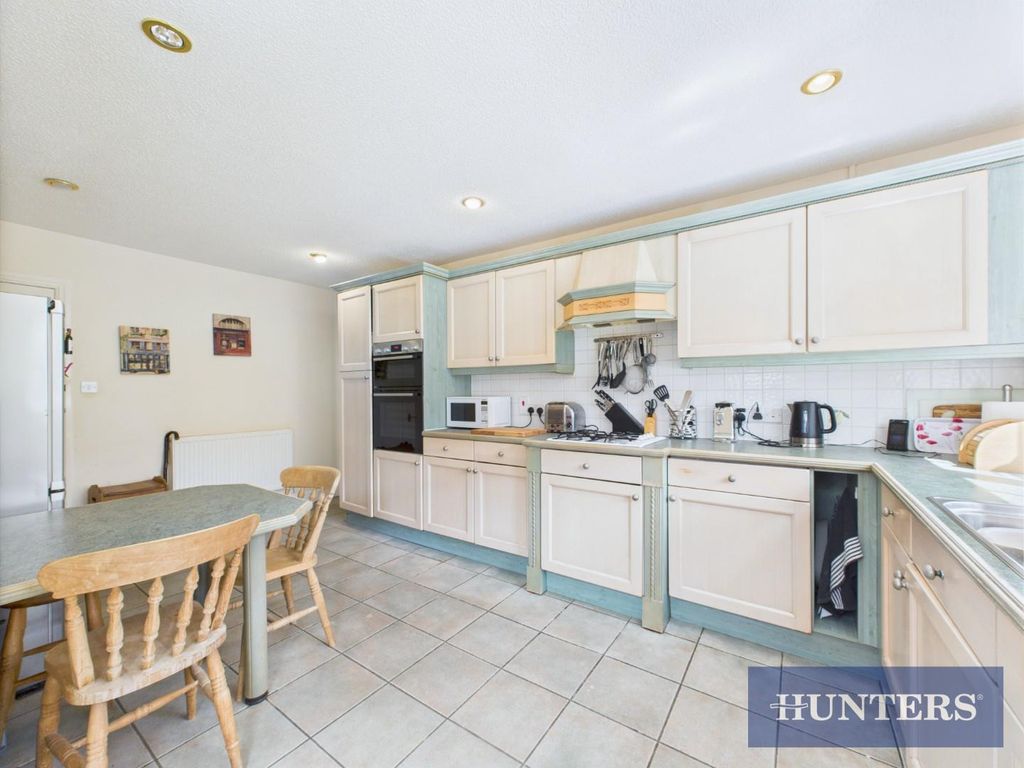 Property photo 3 of 20 Cam05333G0-Pr0206-Still008.Jpg