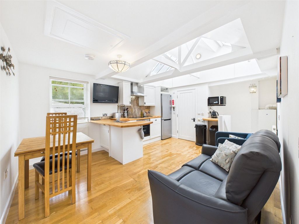 Property photo 2 of 16 Picture No. 04