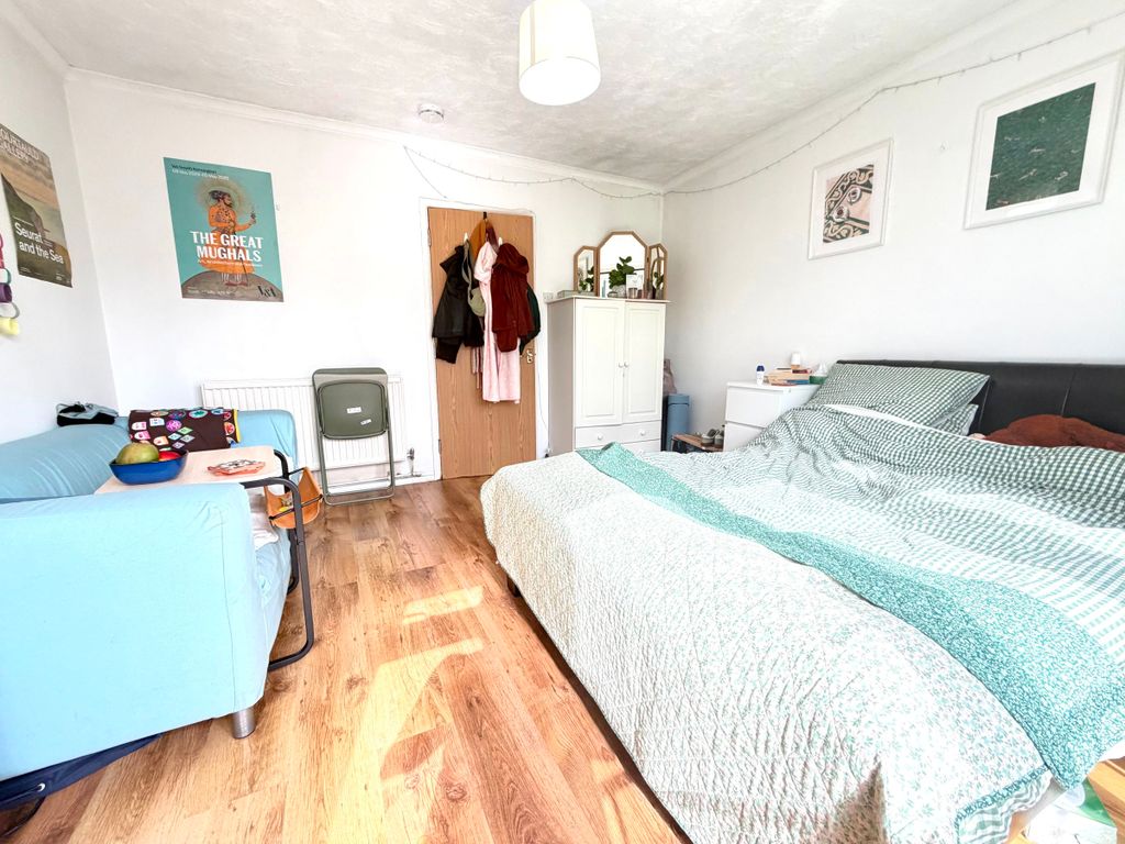 Property photo 3 of 30