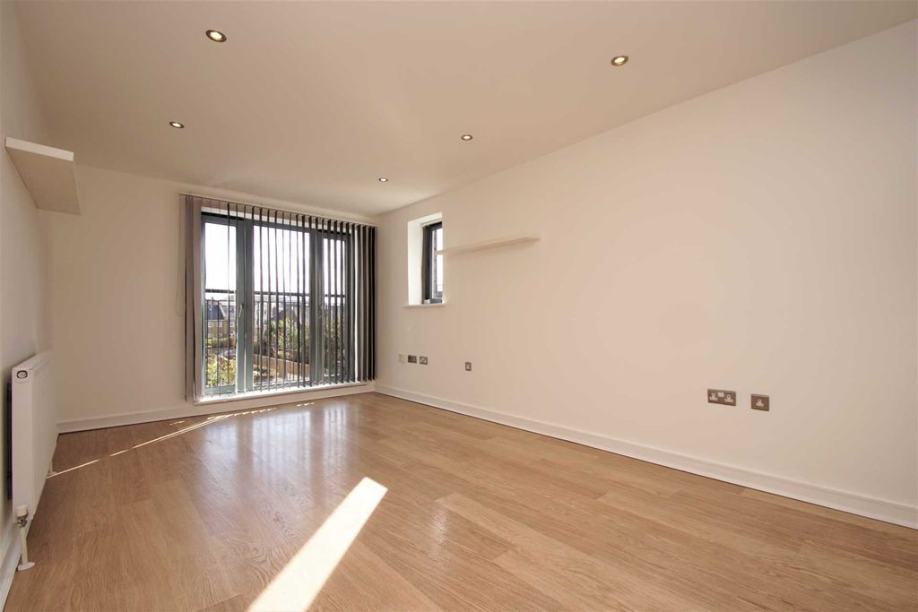Property photo 2 of 9 Photo