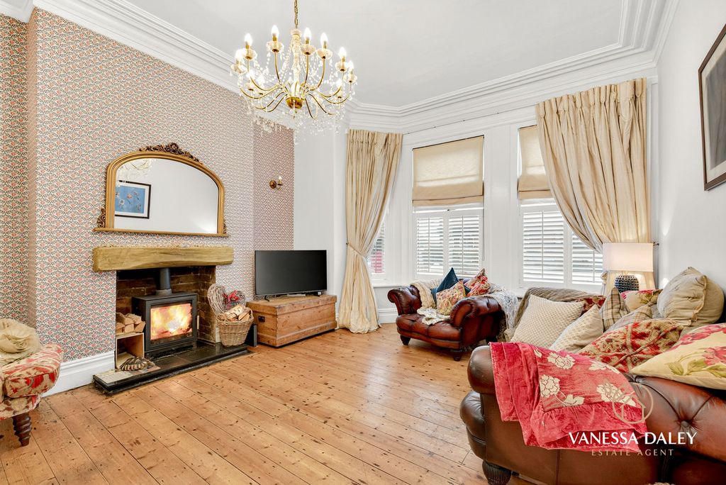 Property photo 3 of 50