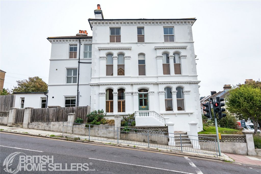 Property photo 1 of 19 Picture No. 23