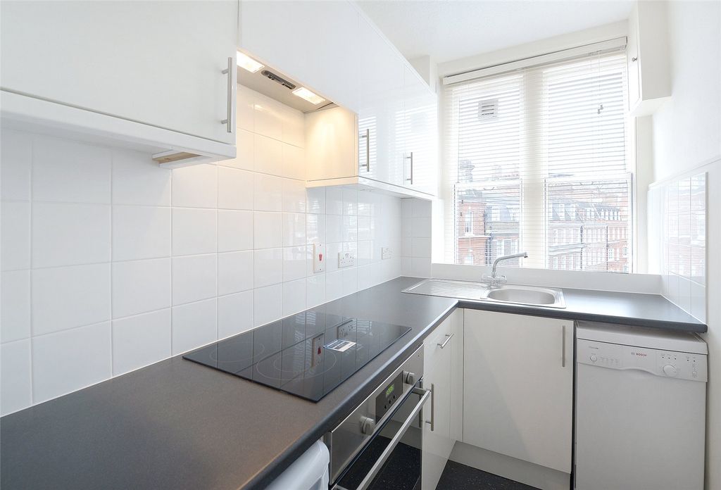 Property photo 2 of 7 Kitchen
