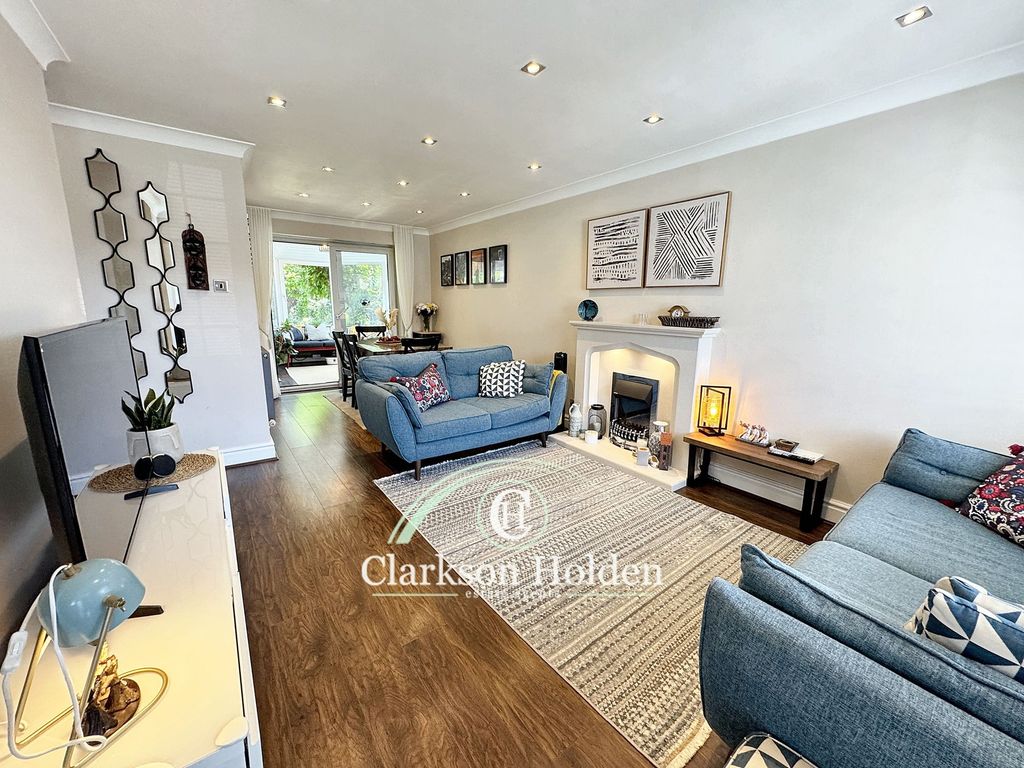 Property photo 2 of 33