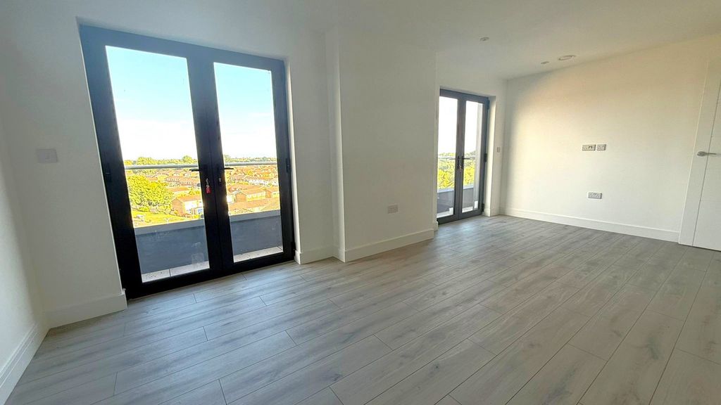 Property photo 2 of 11