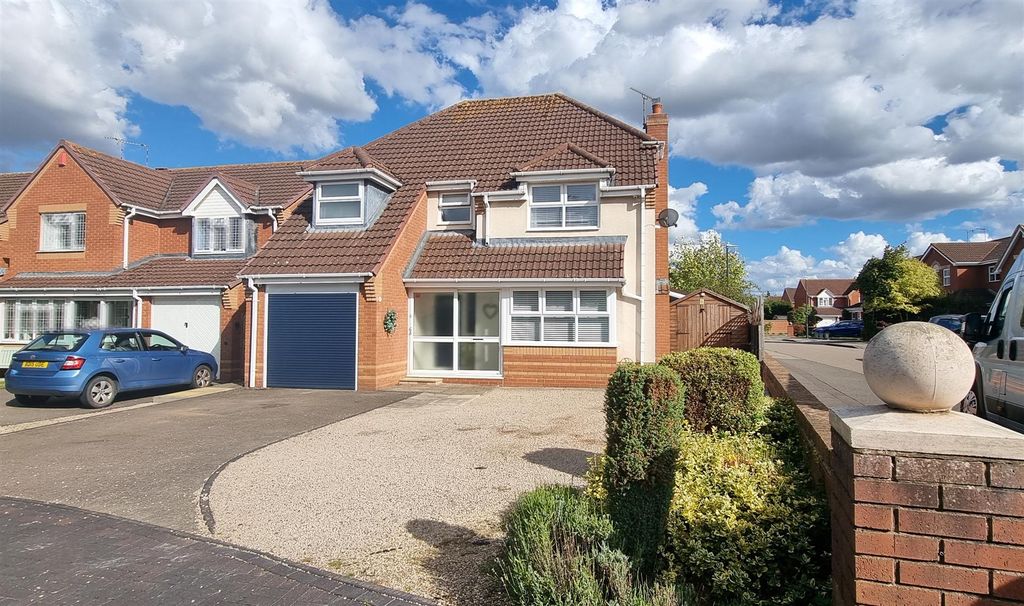 Property photo 1 of 24 7 Mark Antony Dr F.Jpg