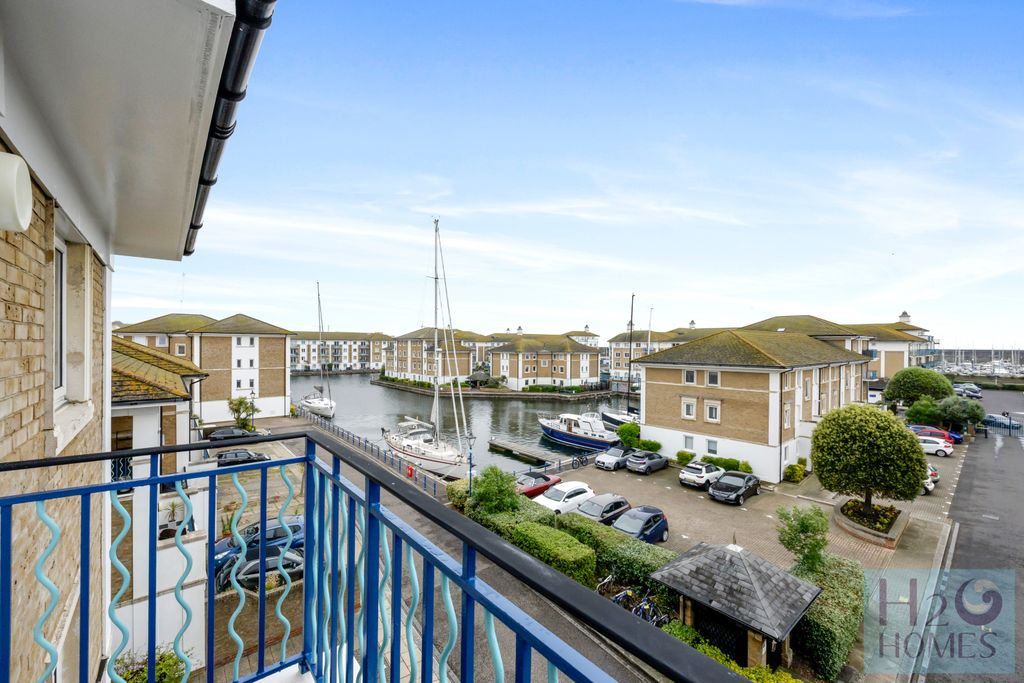 Property photo 2 of 22 The Strand, Victory Mews, 59-001
