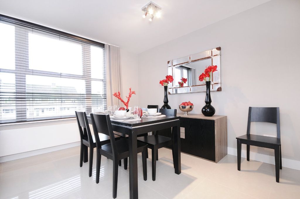 Property photo 2 of 11 Dining Area