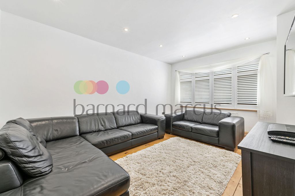 Property photo 3 of 9 View