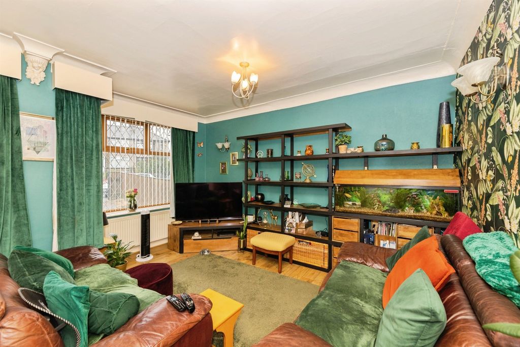 Property photo 2 of 16