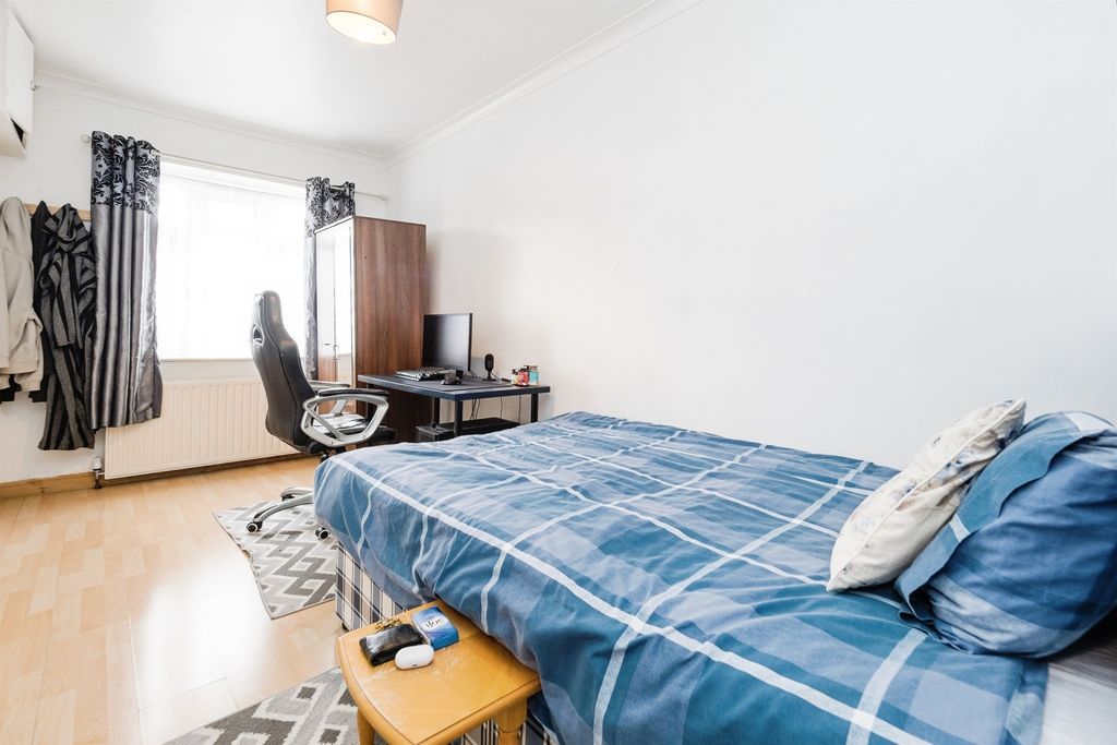 Additional image 15 of 5 bed detached house for saleBetterton Road, Rainham RM13