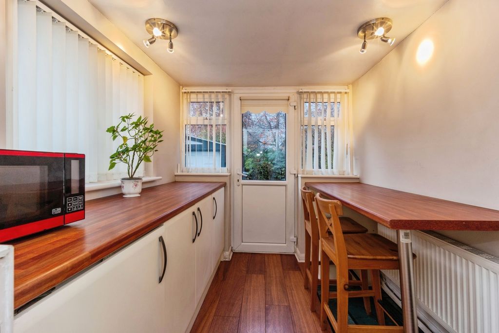 Property photo 3 of 17 Photo