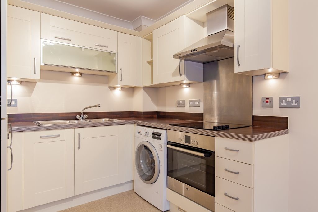 Property photo 1 of 9 121112