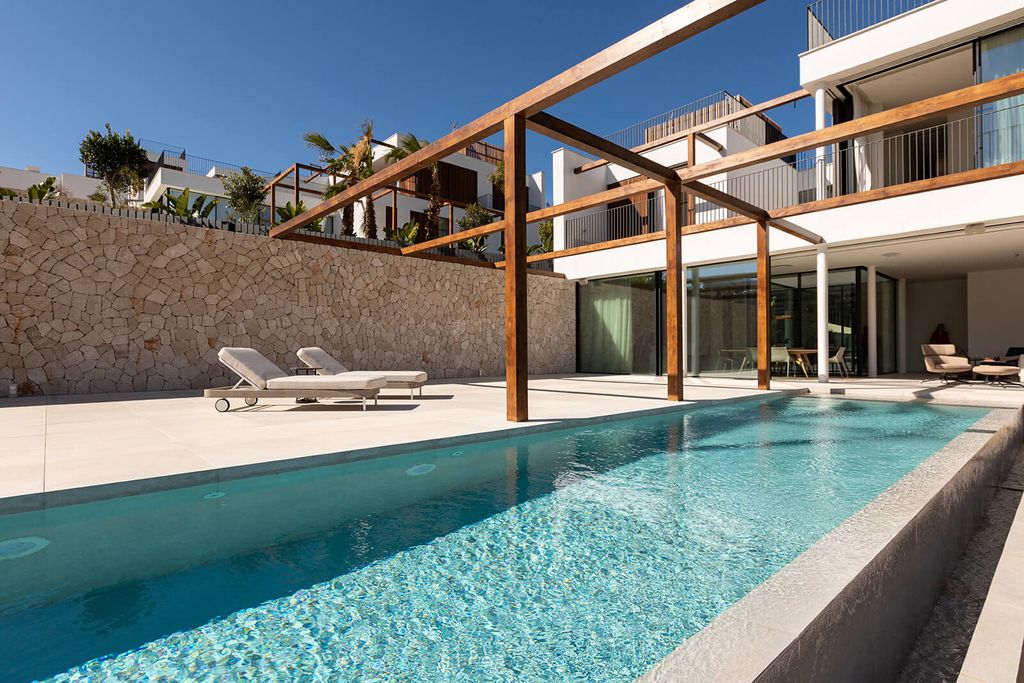 Property photo 2 of 24 Falco 3.Jpg