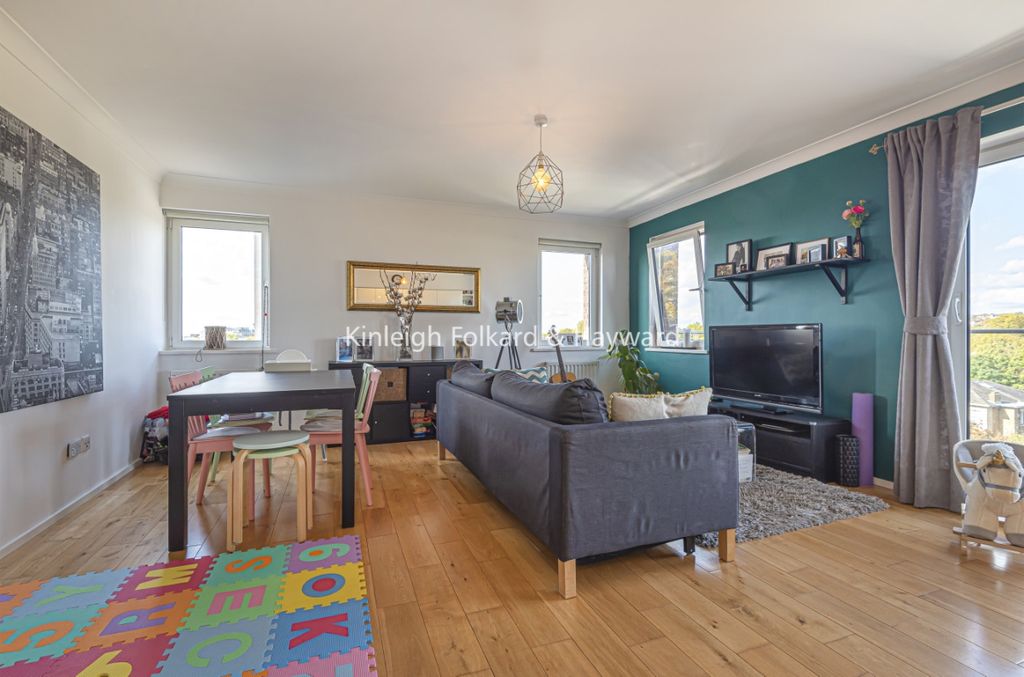 Property photo 2 of 6 427E393c-1789-4581-A