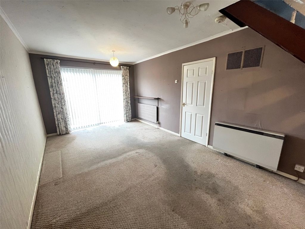 Property photo 2 of 15 Picture No. 10