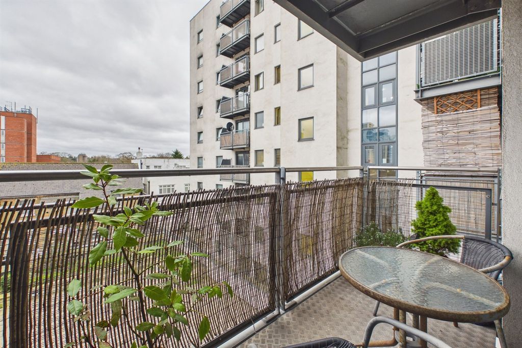 Property photo 2 of 11 Balcony