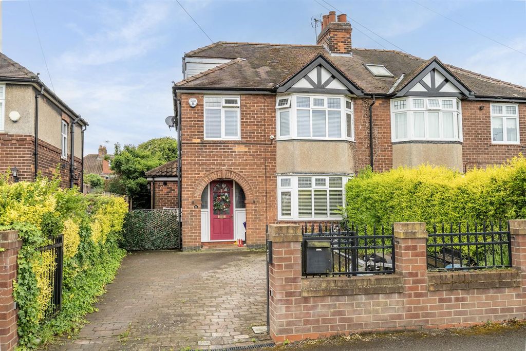 Property photo 1 of 16 External