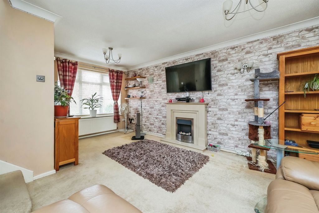 Property photo 3 of 17
