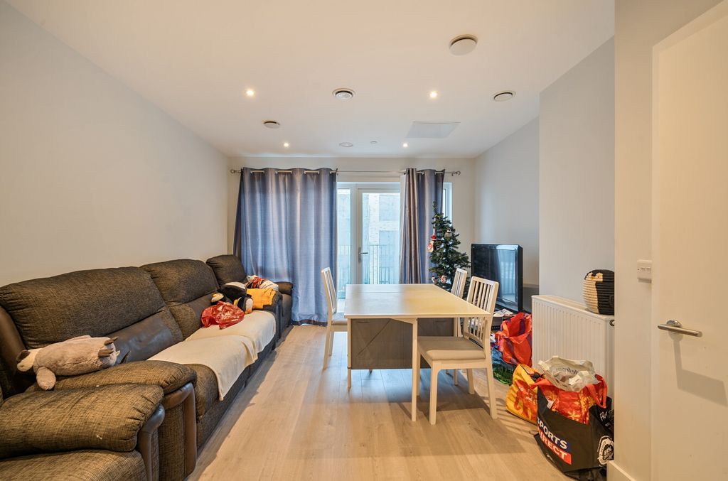 Property photo 2 of 12