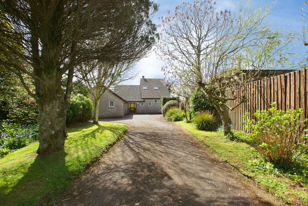 Property photo 1 of 25 Front Aspect