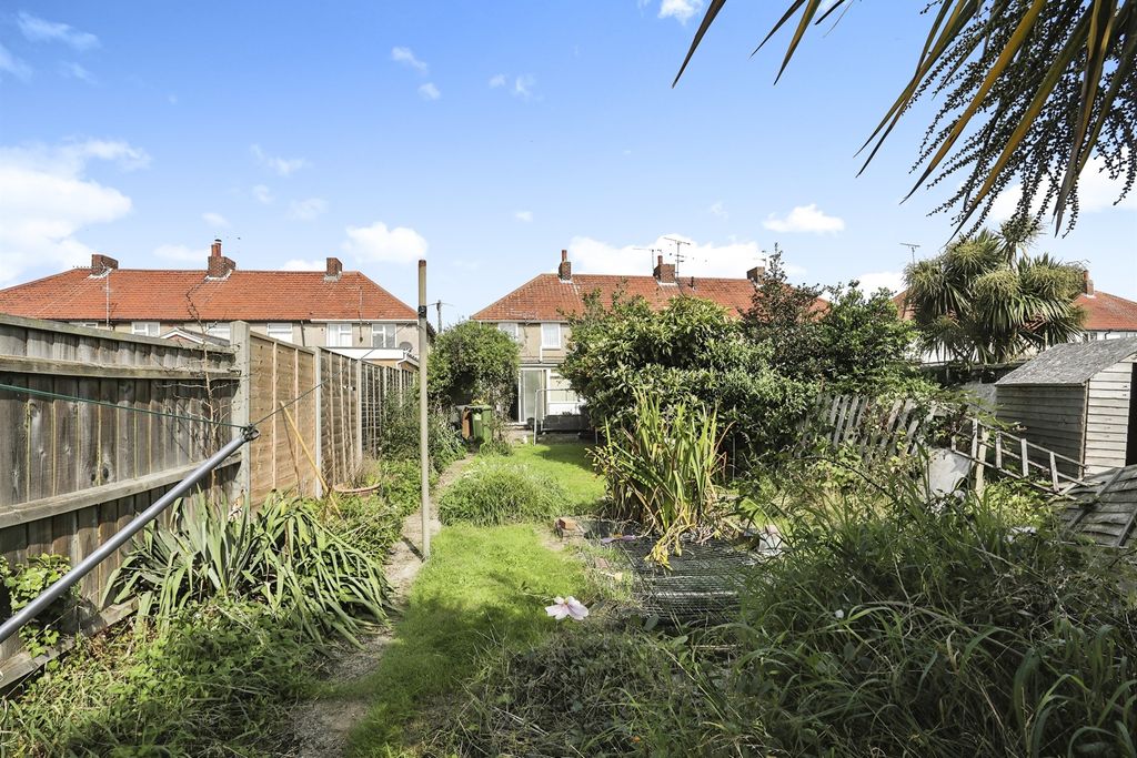 Property photo 3 of 13