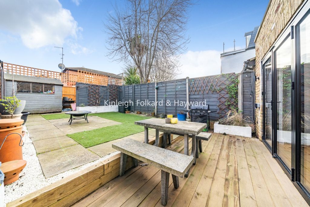 Property photo 2 of 15 Eeee8F42-4A37-4A02-A