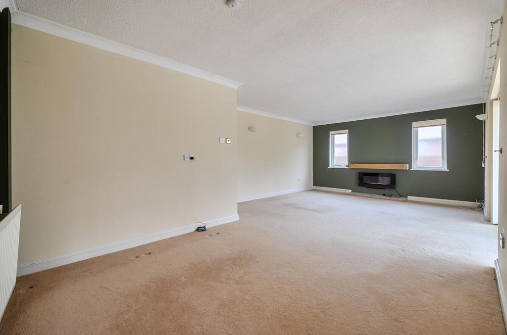 Property photo 2 of 18 1415091-8-6996F49B554ee.Jpg