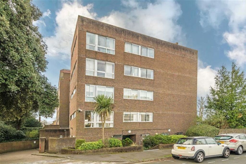 Property photo 1 of 8