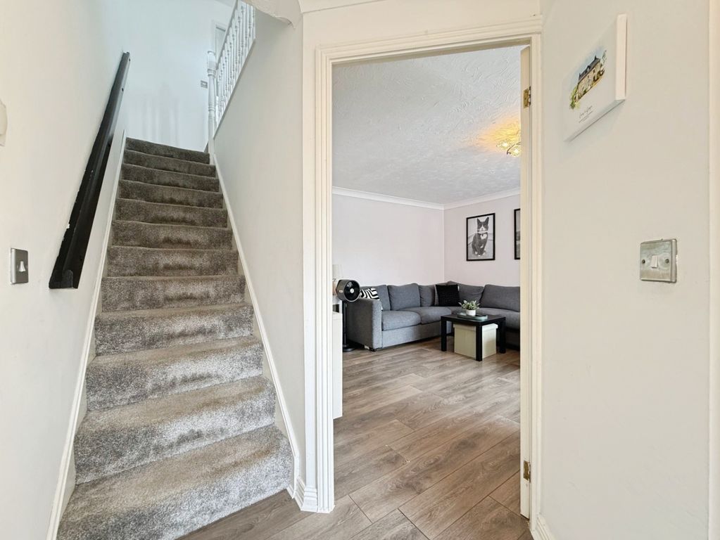 Property photo 2 of 22 4409944