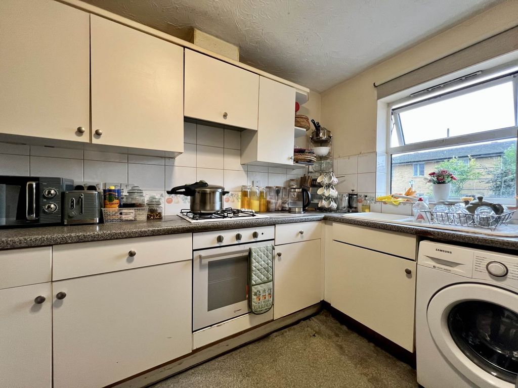 Property photo 3 of 11