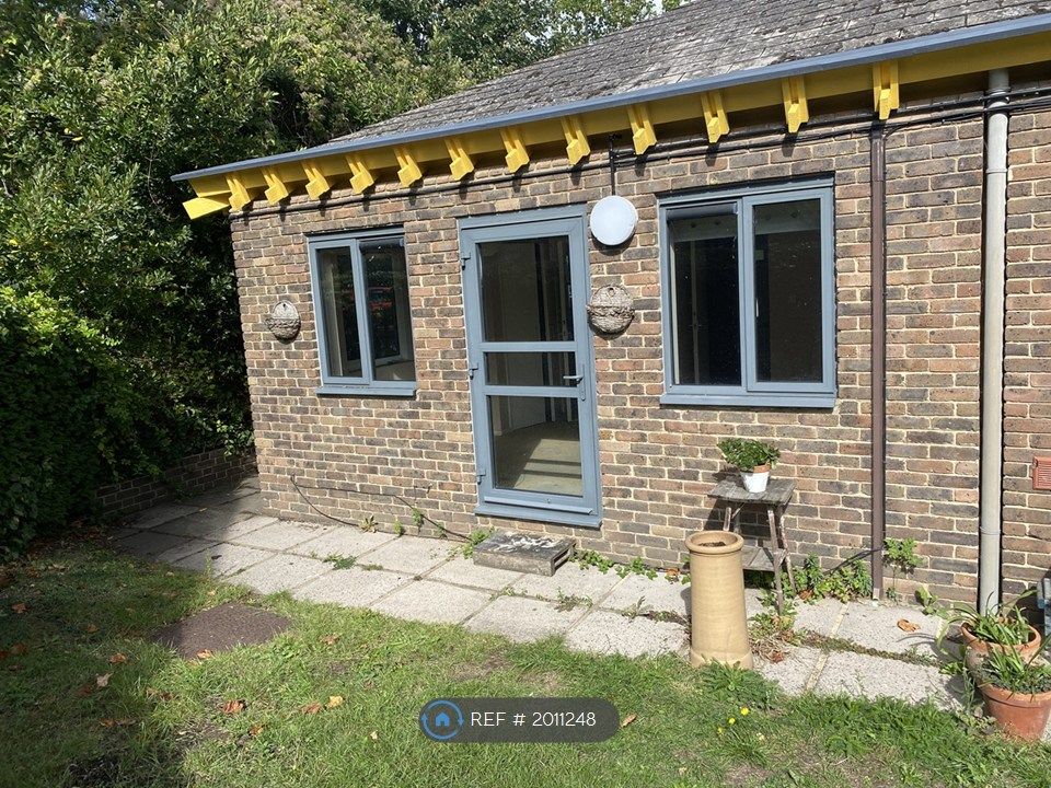 Property photo 3 of 8 Patio And Communal Garden Use