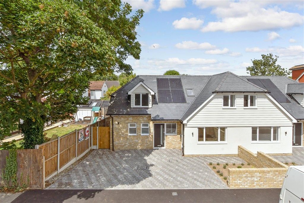 Property photo 2 of 11 External (Web)