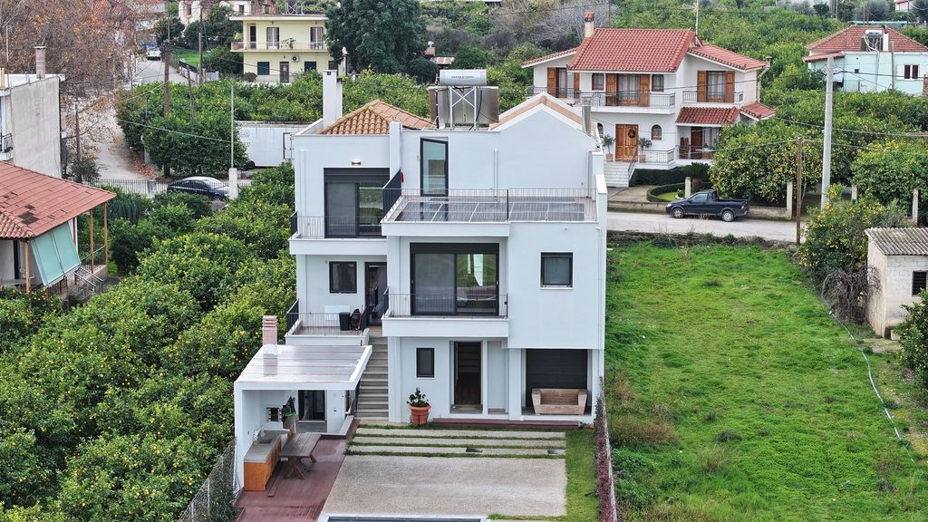 Property photo 1 of 56 Luxurious 2-Storey, 3 Bedrooms' House With Pool, Solar Panels, Bbq In Rodia