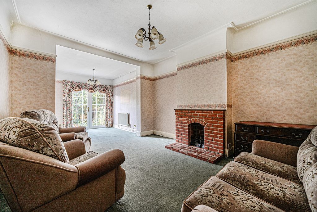 Property photo 3 of 12