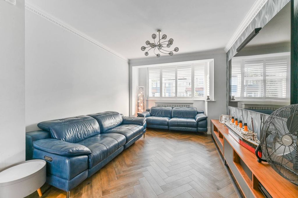 Property photo 3 of 16