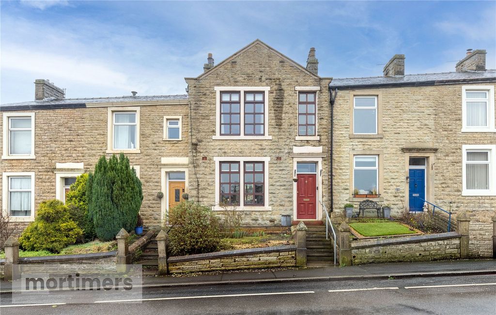 Property photo 1 of 20 External