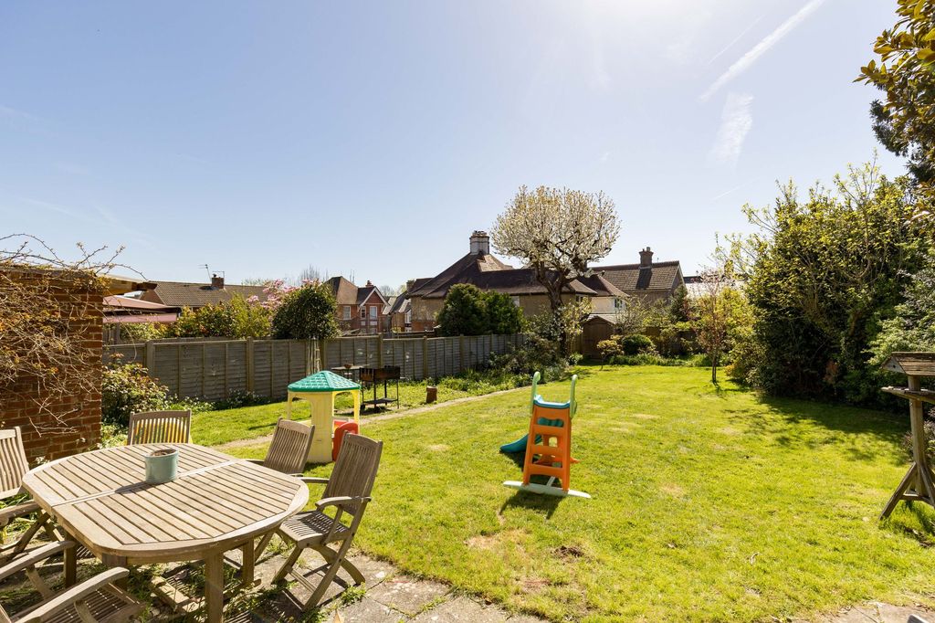 Property photo 2 of 19