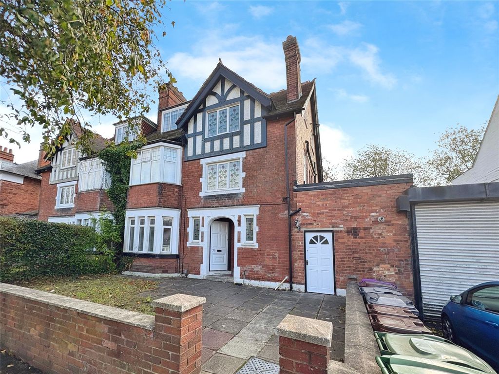 Property photo 1 of 10 Front