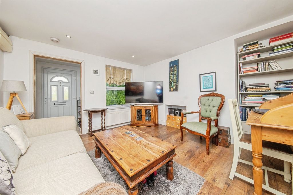 Property photo 2 of 14