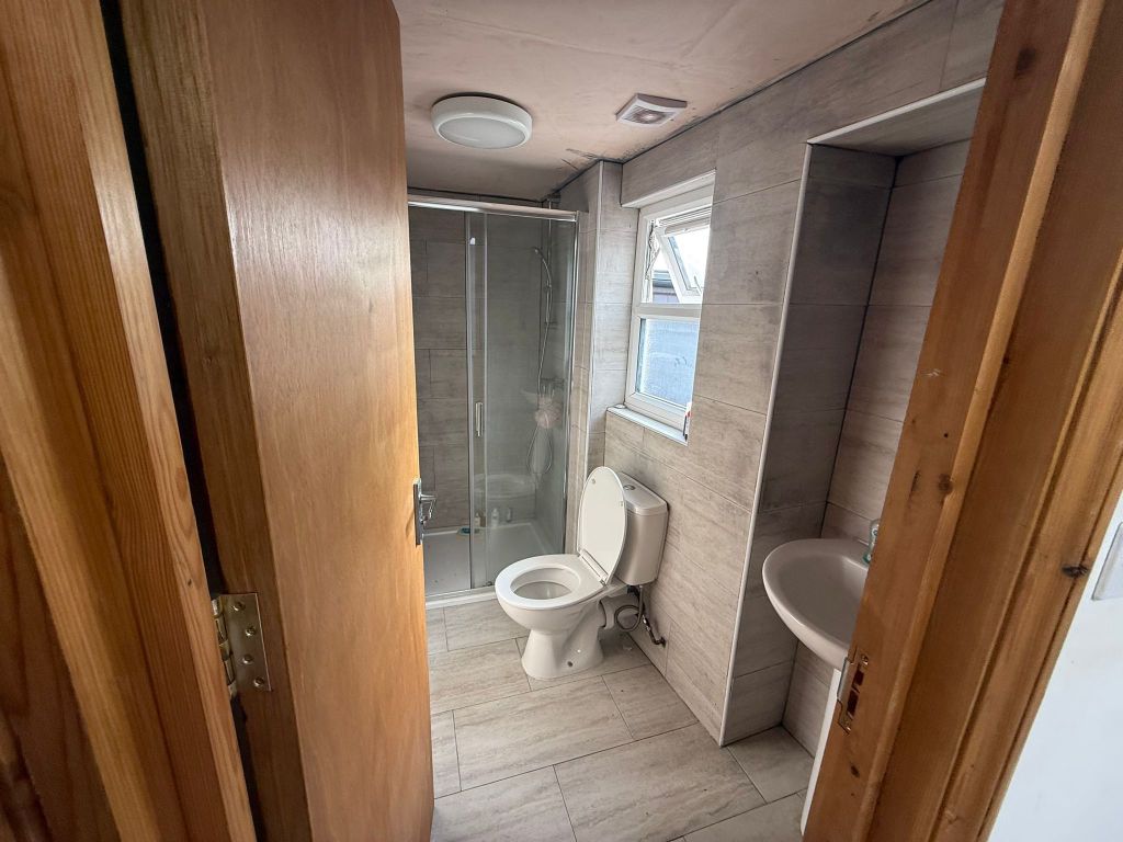 Property photo 2 of 26