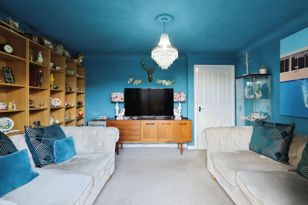 Property photo 2 of 15