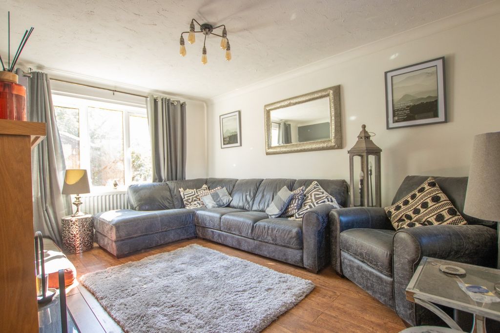 Property photo 3 of 22 5295556