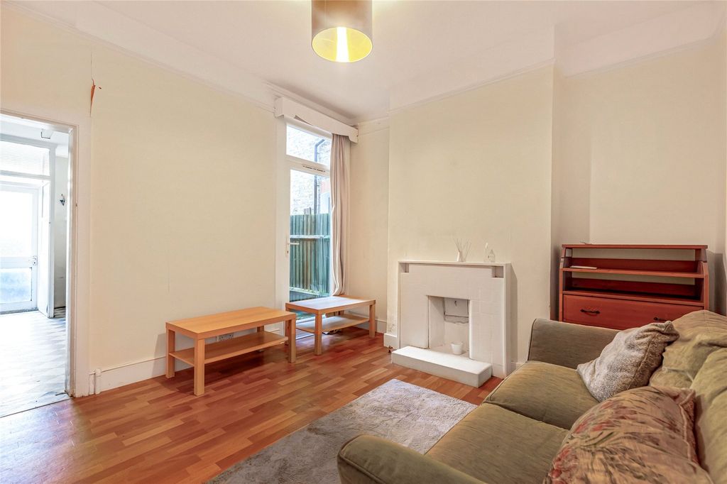 Property photo 2 of 13 Picture No. 08