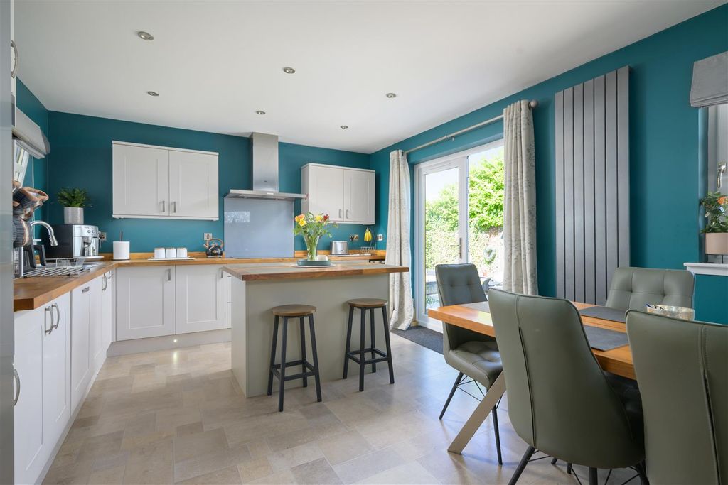 Property photo 3 of 37 114Glengarry-0014.Jpg