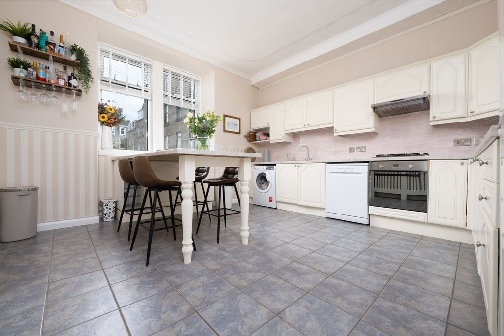 Property photo 3 of 29