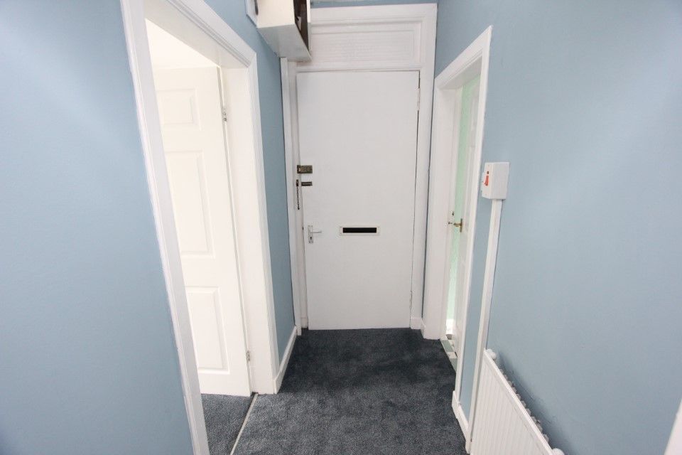 Property photo 2 of 9 Hall