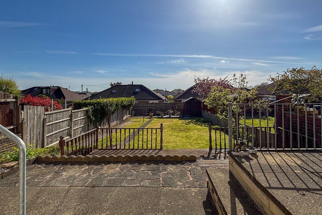 Property photo 2 of 21