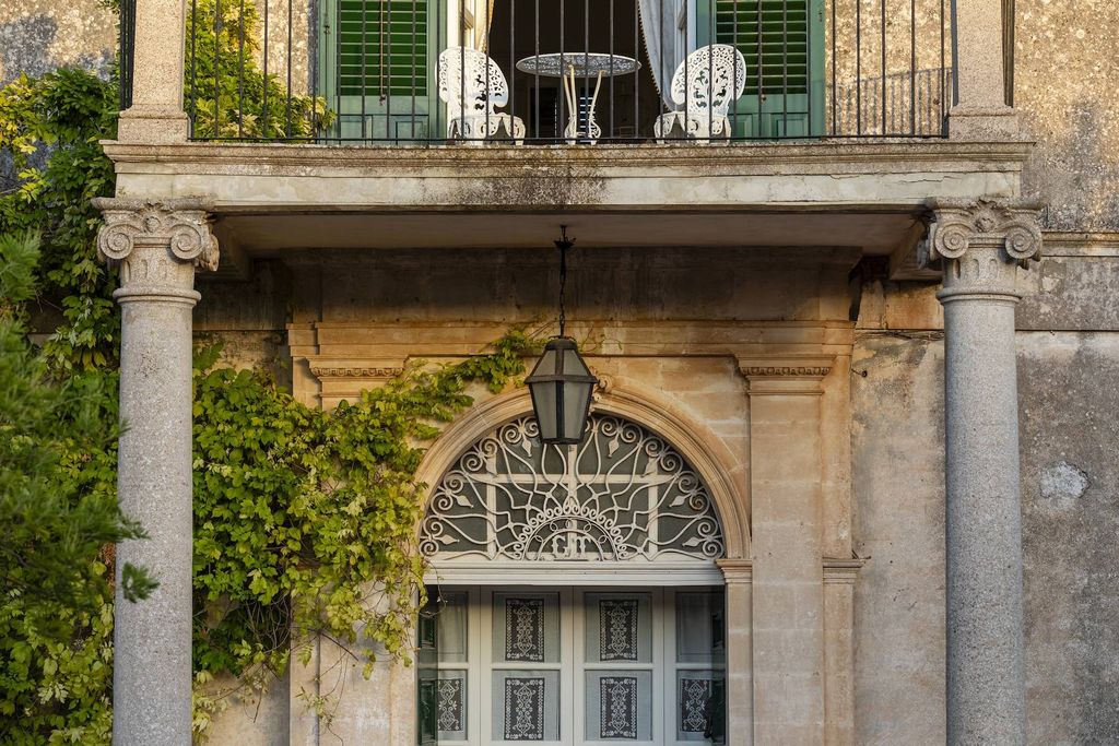 Property photo 1 of 35