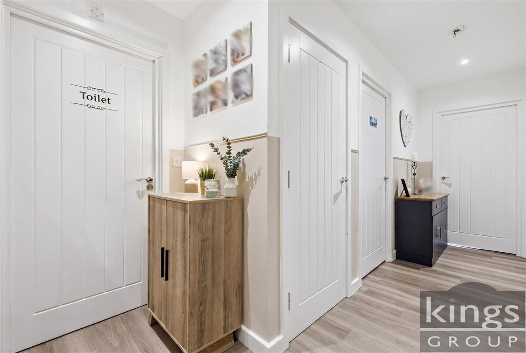 Additional image 17 of 3 bed flat for saleNorth Square, Newhall, Harlow CM17